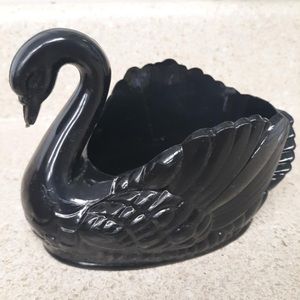 COQUETTE Swan dishes•BLACK&WHITE